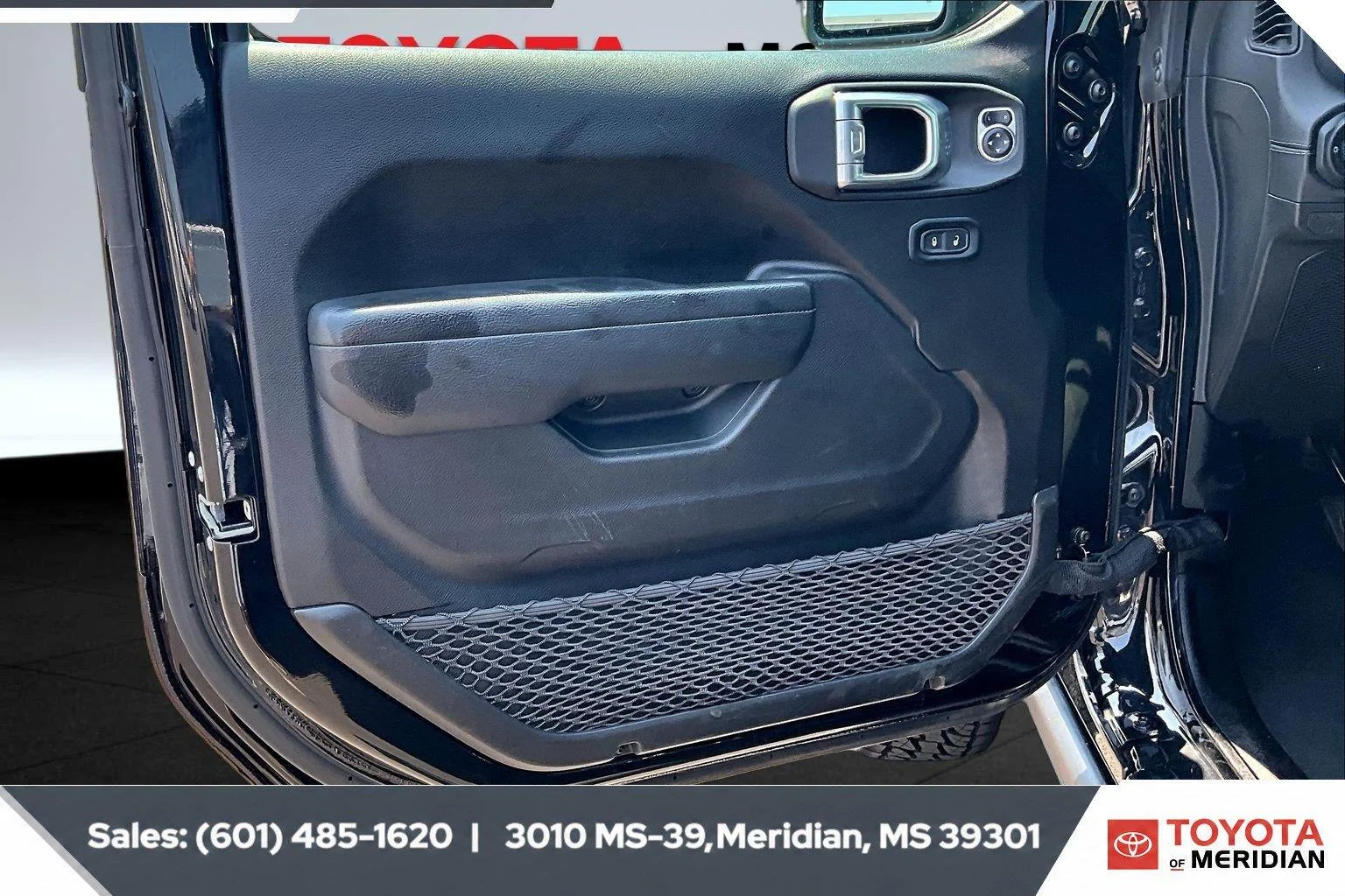 Used 2025 Black Clearcoat Jeep Rubicon image 17