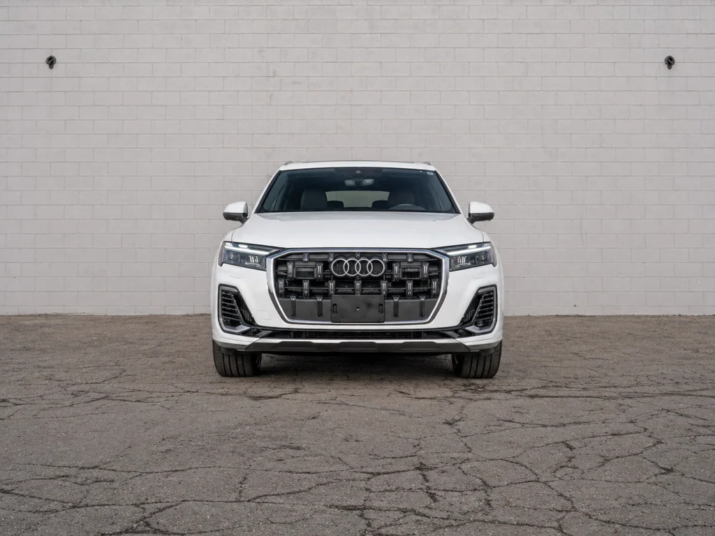 Used 2025 White Audi  image 10