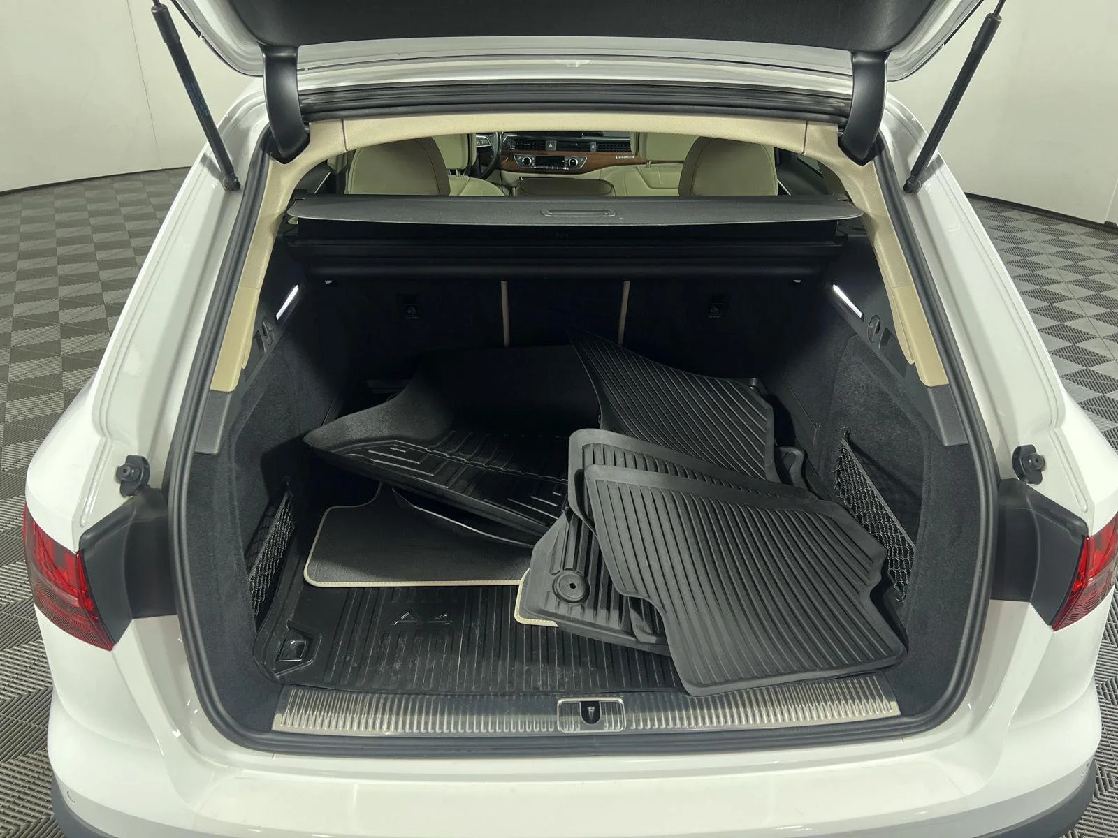 Used 2020 Ibis White Audi Premium Plus image 8