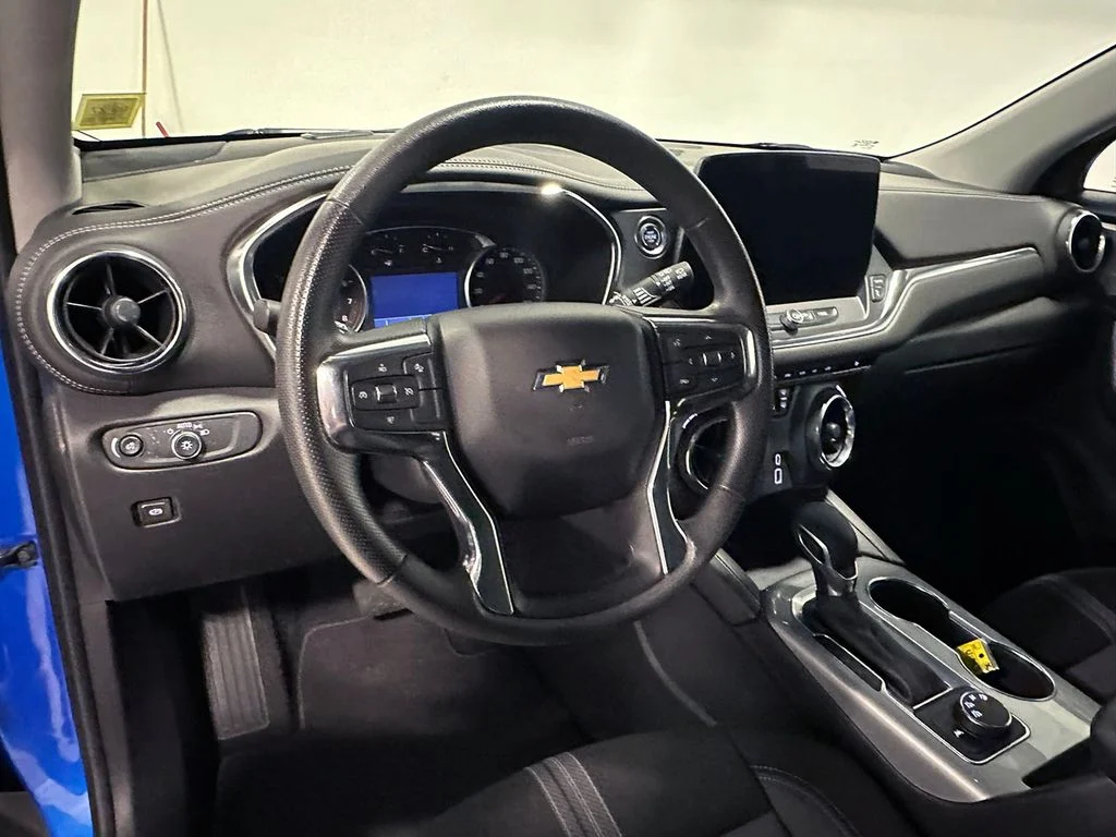 Used 2025 Blue Chevrolet LT image 20