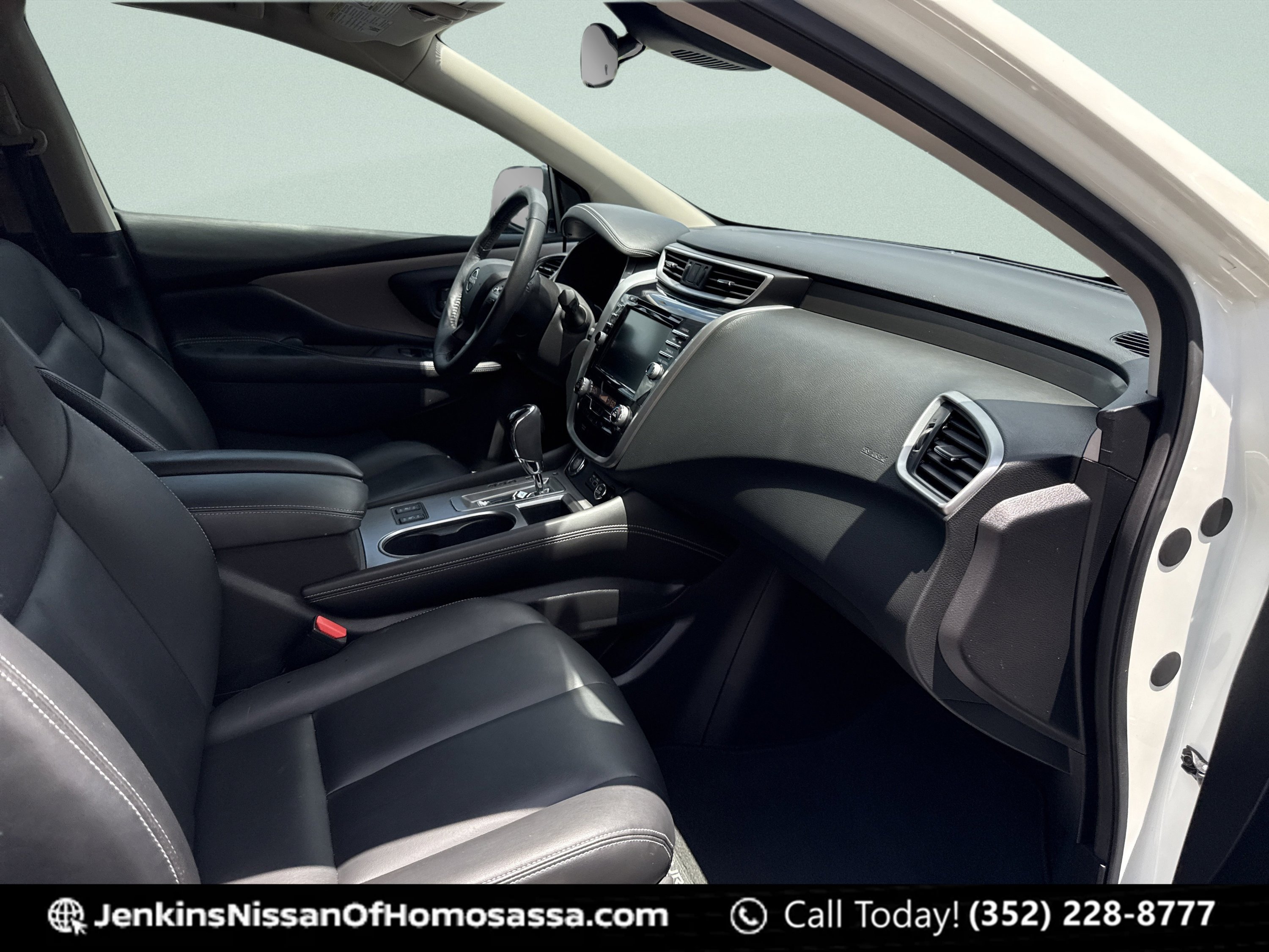 Used 2023 Pearl White Tricoat Nissan SV image 15