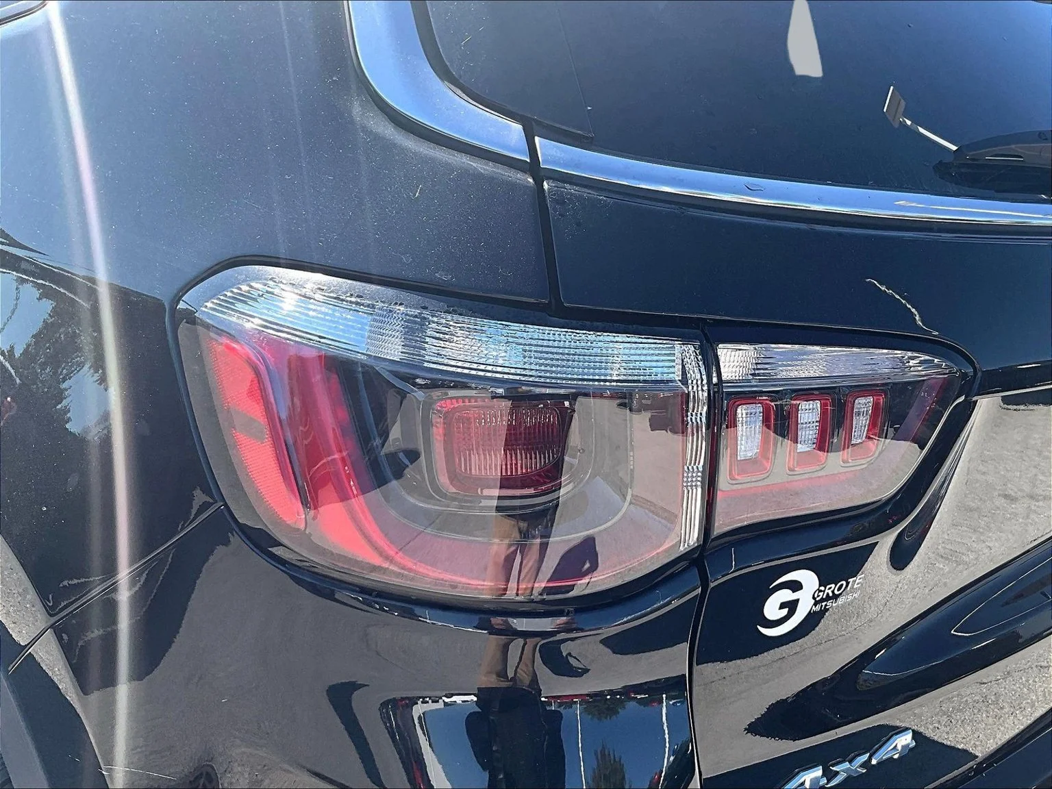 Used 2023 Black Jeep Latitude image 31