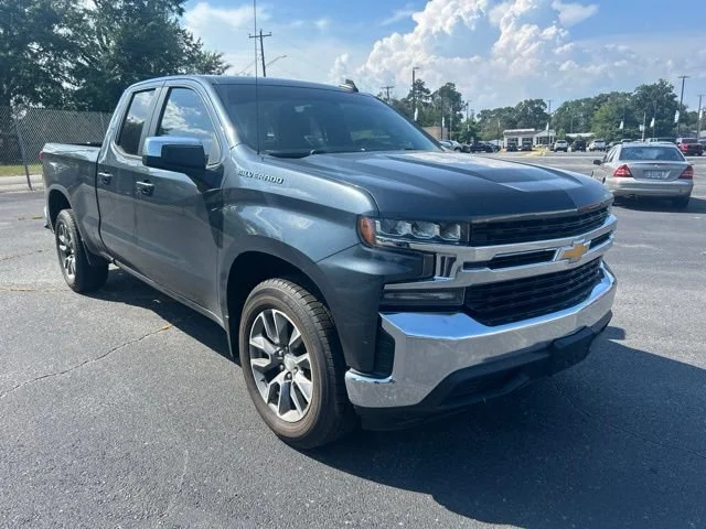 Used 2020 SHADOW GRAY METALLIC Chevrolet LT image 6