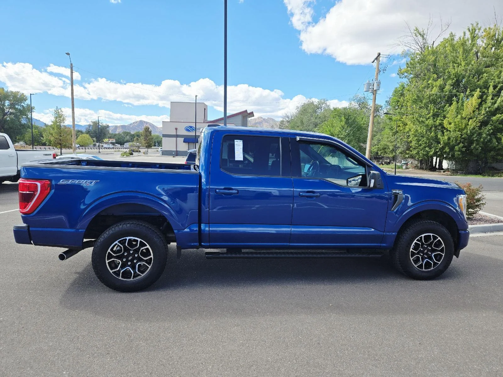 Used 2023 Atlas Blue Ford XLT image 7