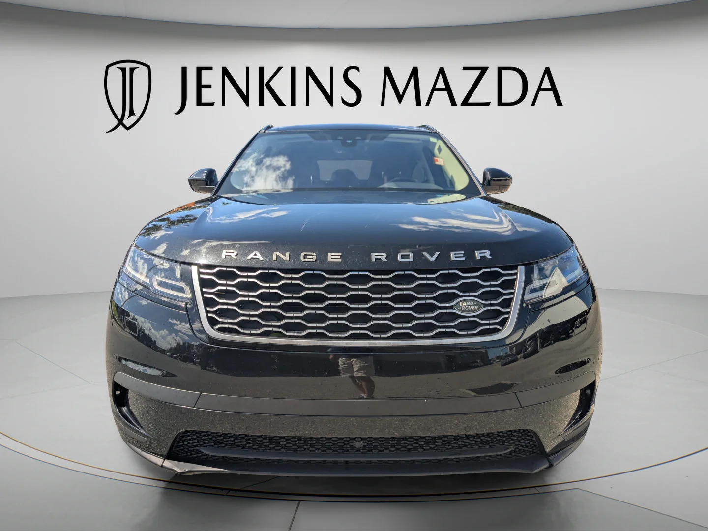 Used 2019 Silver Land Rover S image 2