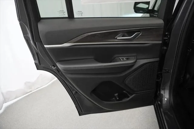 New 2026 Baltic Gray Metallic Clear-Coat Exterior Paint Jeep Laredo image 30