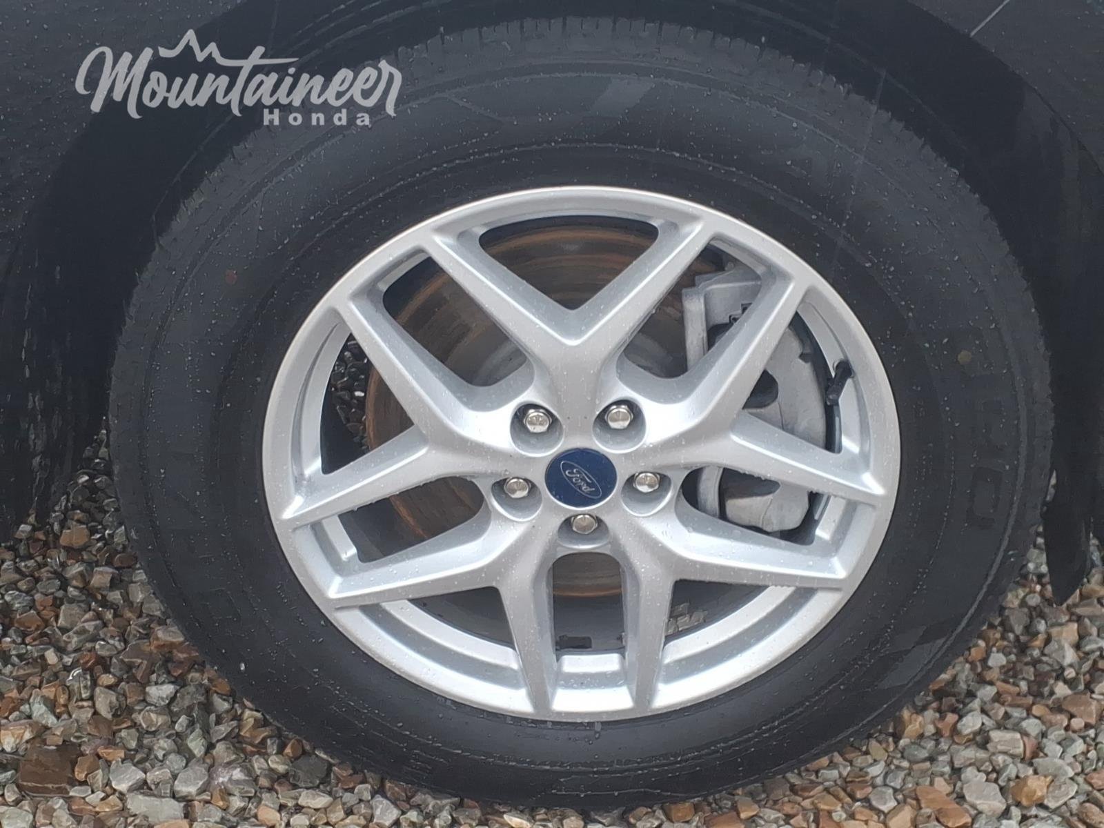 Used 2022 Agate Black Ford SEL image 9