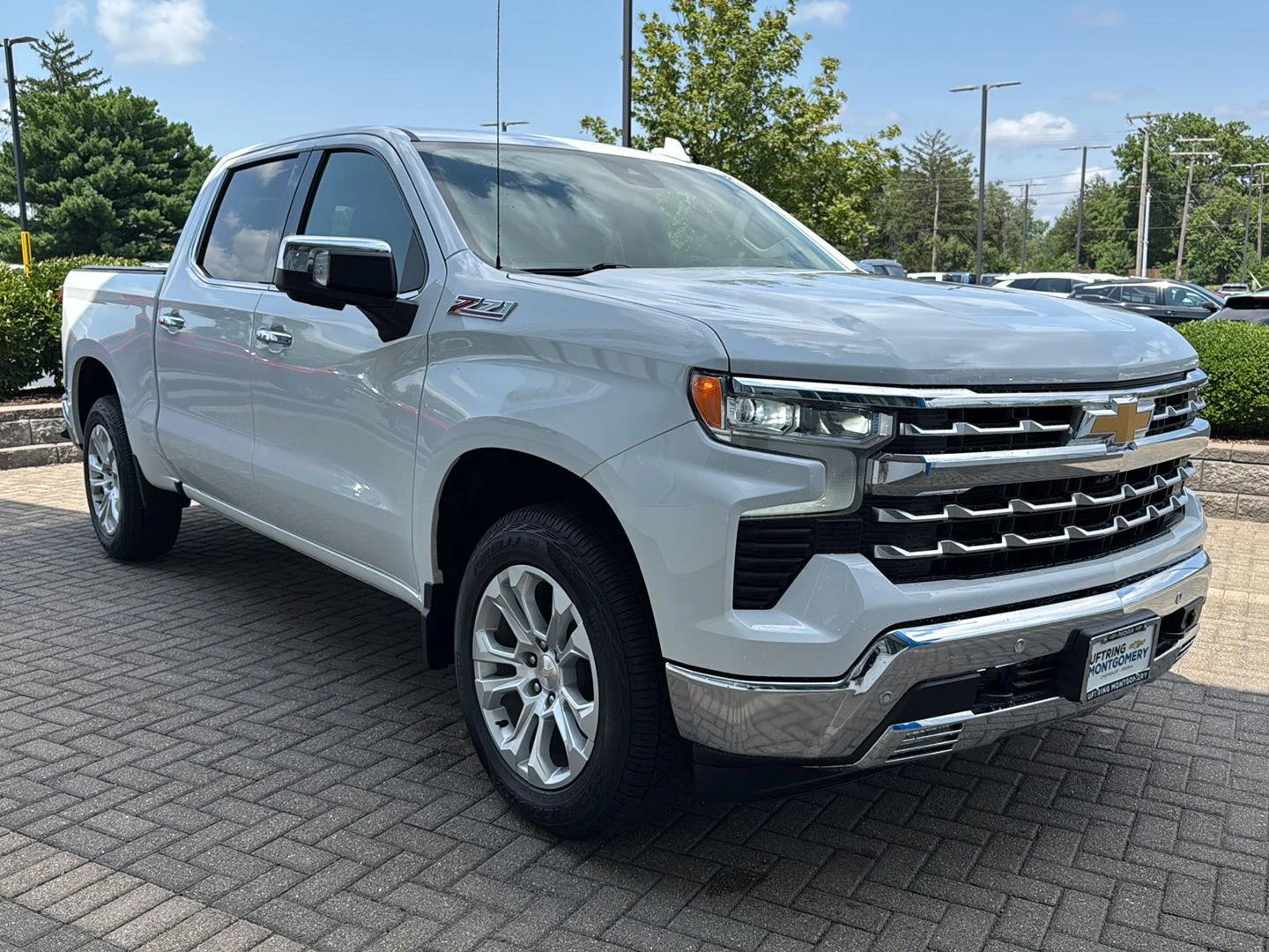 Used 2022 Summit White Chevrolet LTZ image 7