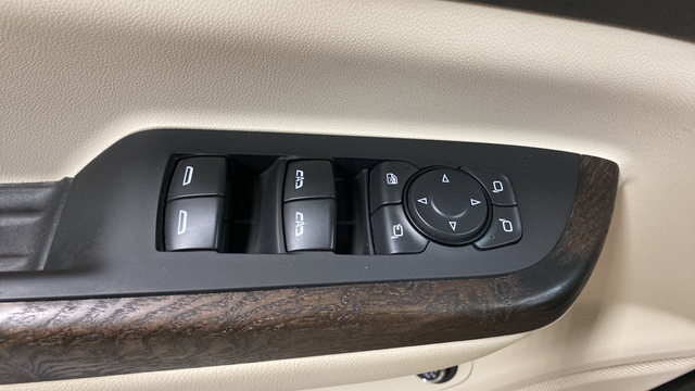 Used 2023 White Frost Tricoat GMC Denali image 22