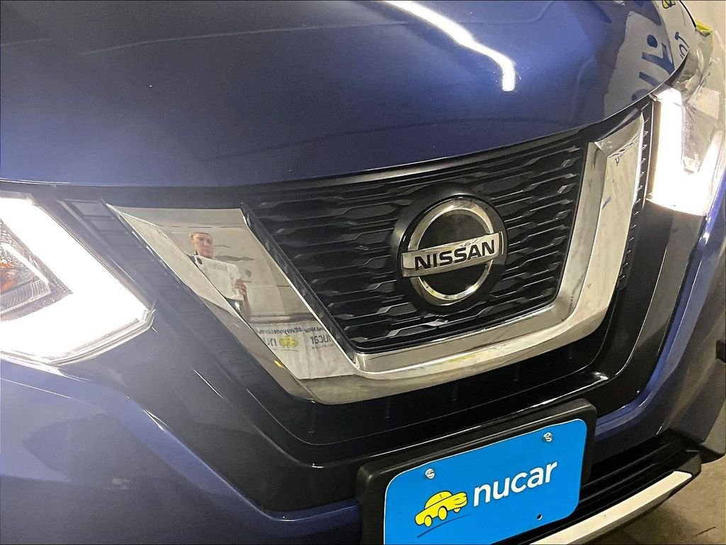 Used 2020 Blue Nissan SV image 29
