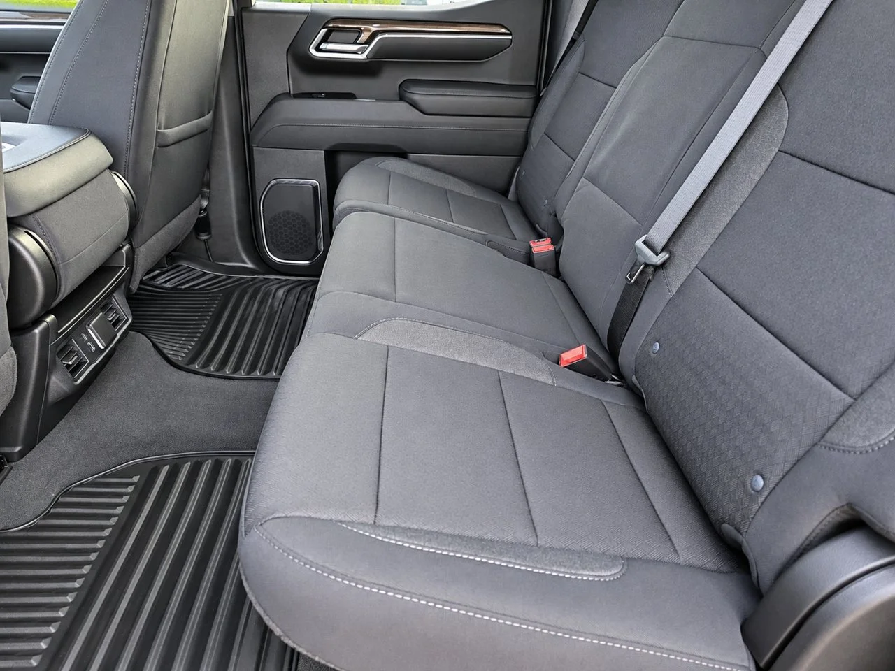 Used 2026 Sterling Gray Metallic Chevrolet LT image 31