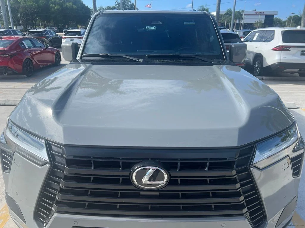 Used 2025 Incognito Lexus 550 Premium image 6