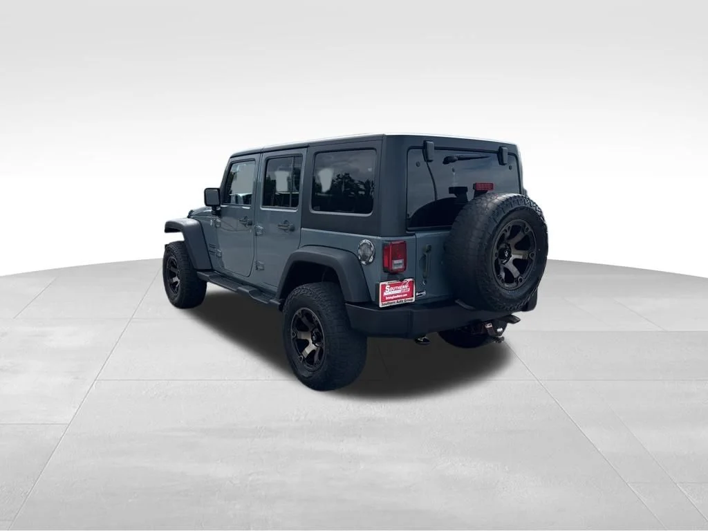 Used 2014 Gray Jeep Unlimited Sport image 3