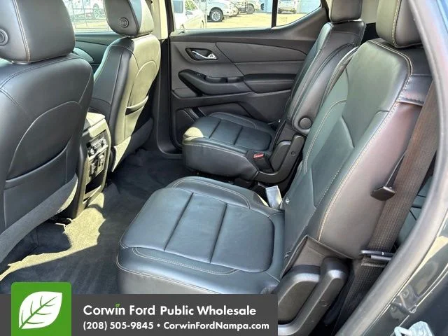 Used 2019 Gray Chevrolet RS image 27