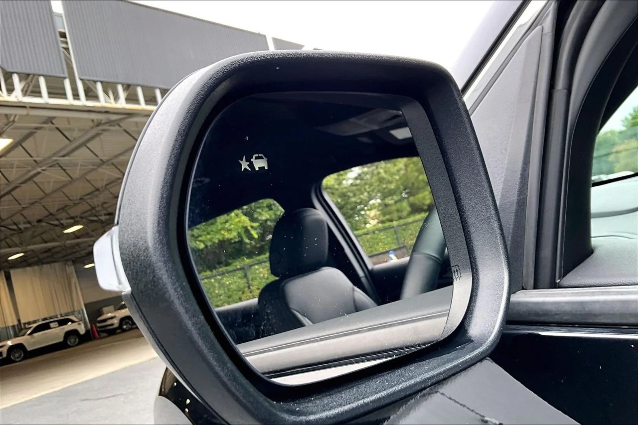 Used 2025 Black Chevrolet LT image 28