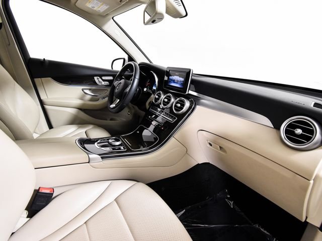 Used 2019 White Mercedes-Benz GLC 300 image 33