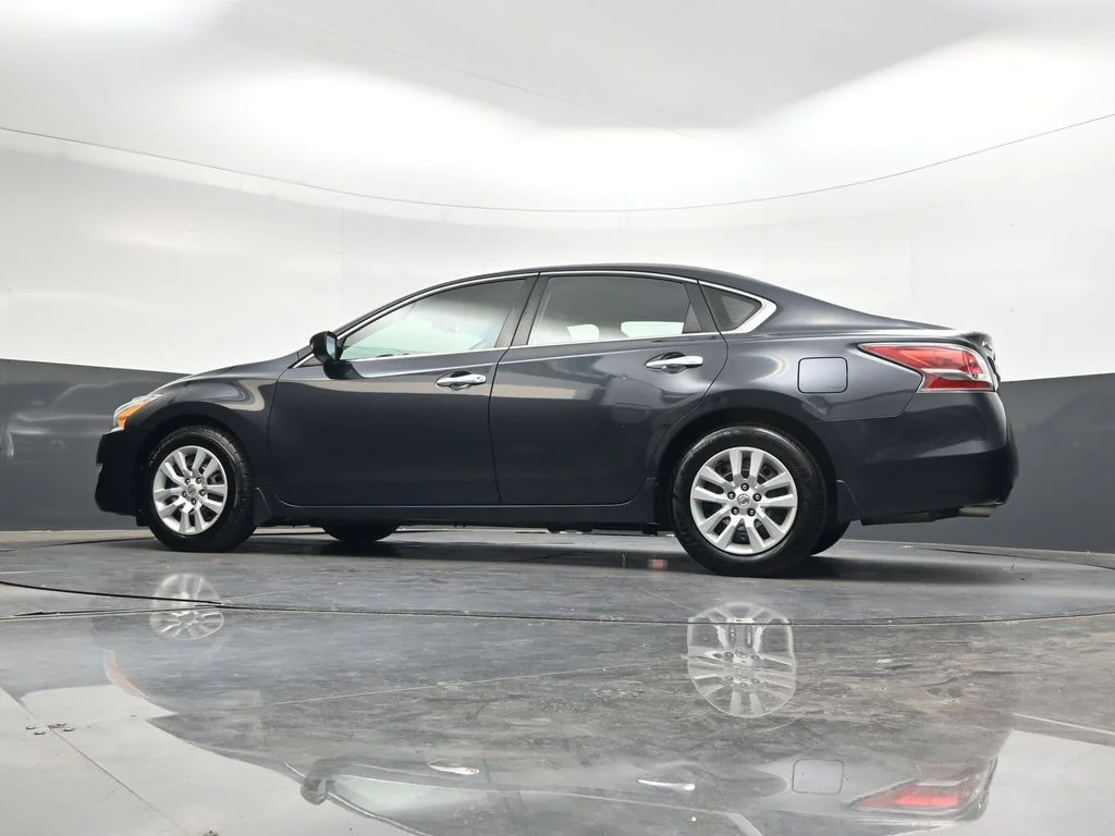 Used 2015 Storm Nissan 2.5 S image 31