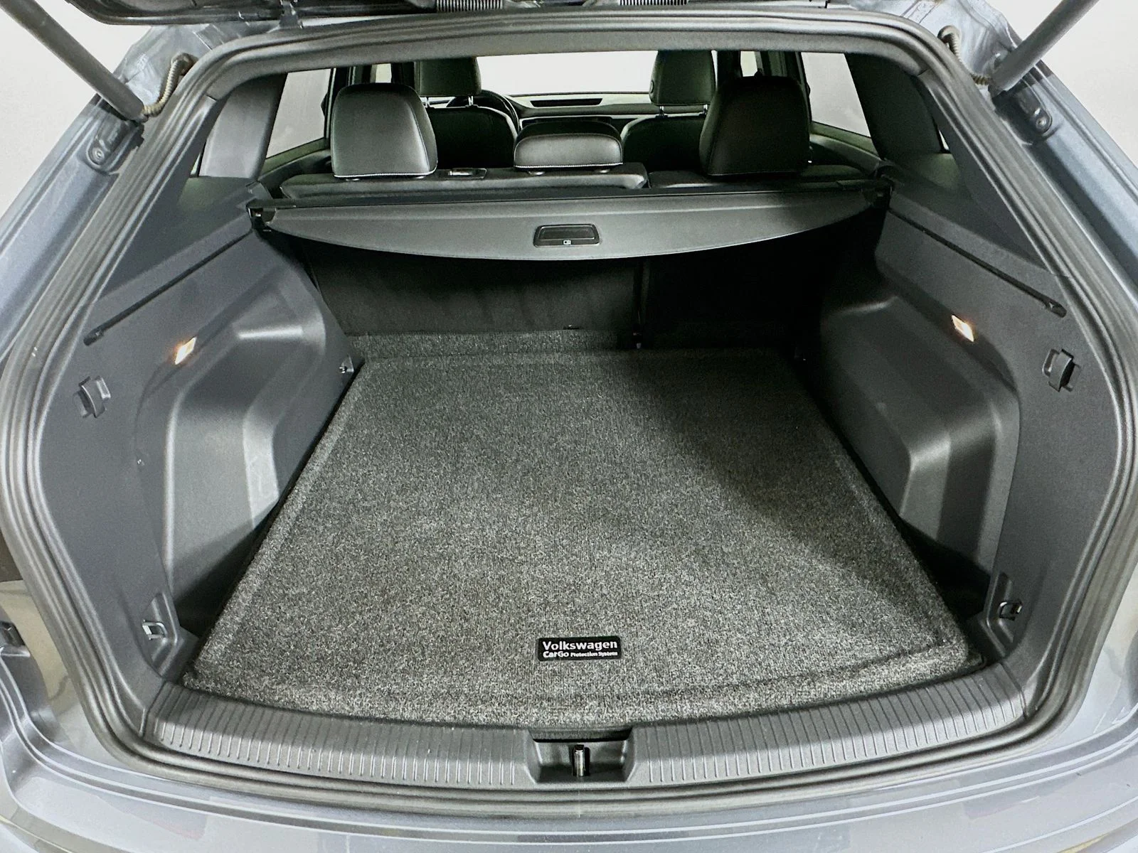 Used 2020 Gray Volkswagen  image 38