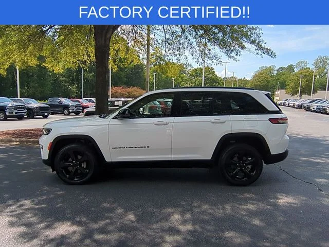 Used 2023 White Jeep Altitude X image 2