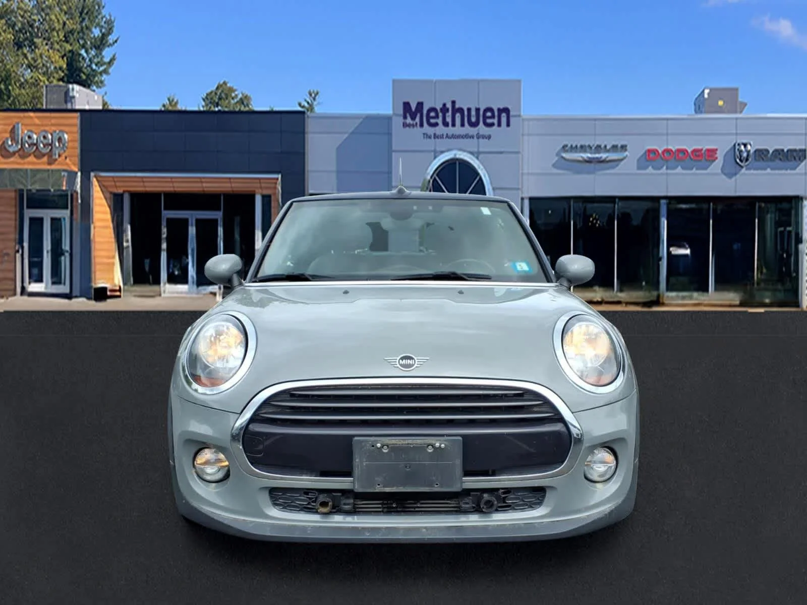 Used 2019 Moonwalk Grey Metallic MINI Cooper image 2