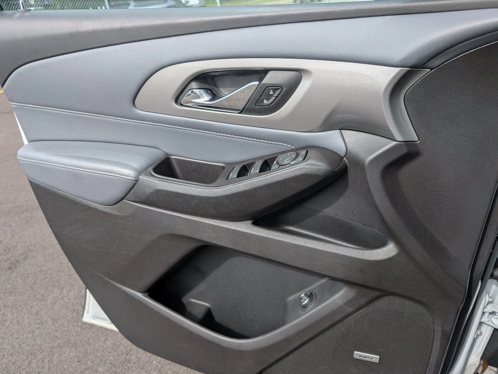 Used 2020 IRIDESCENT PEARL TRICOAT Chevrolet LT Leather image 14