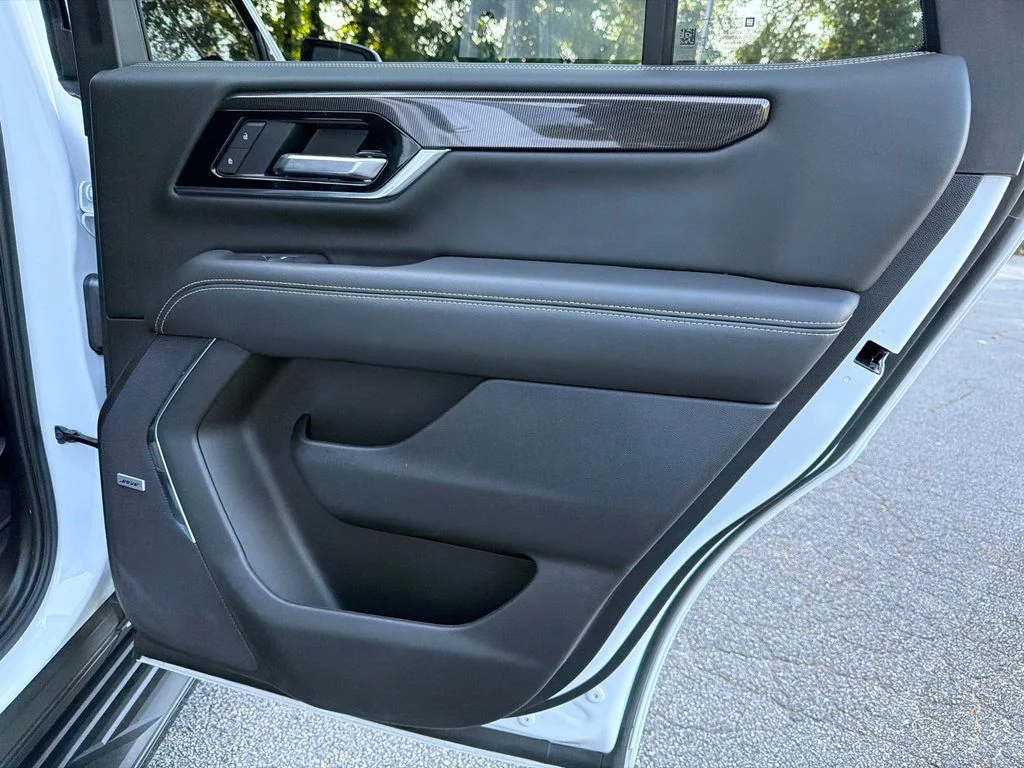 Used 2025 White GMC Elevation image 16