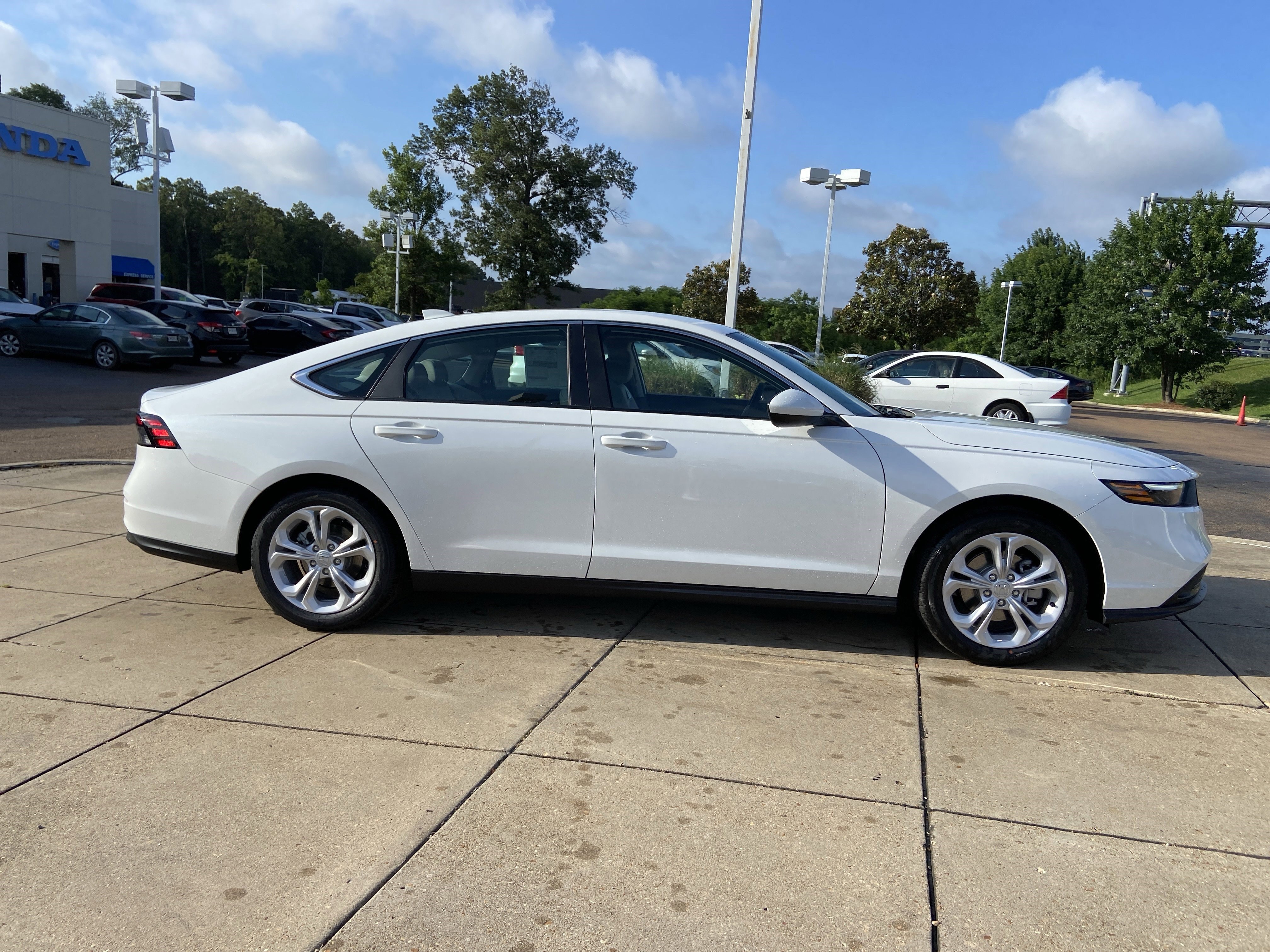 New 2026 Platinum White Pearl Honda LX image 12