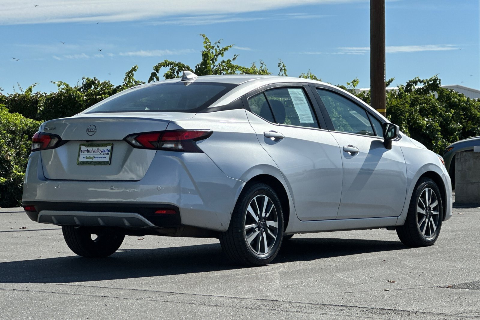 Certified Used 2025 Brilliant Silver Metallic Nissan SV image 4