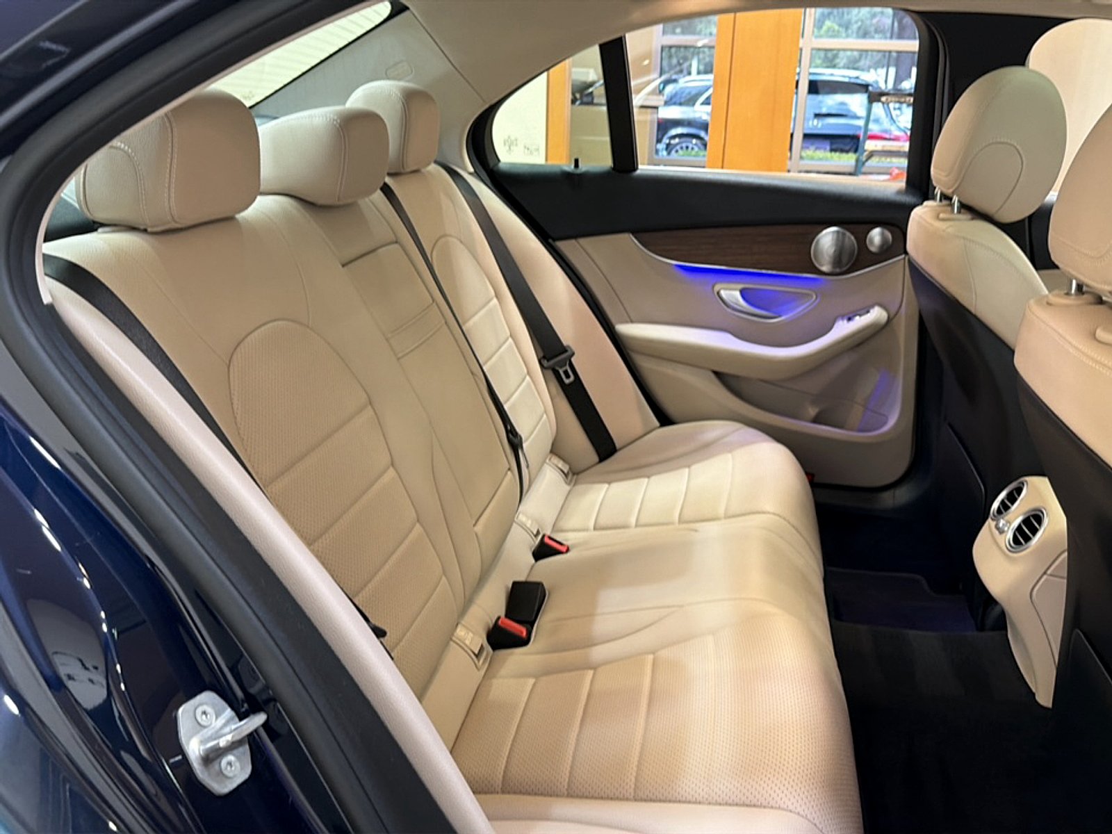 Used 2021 Lunar Blue Metallic Mercedes-Benz 4MATIC® Sedan image 14