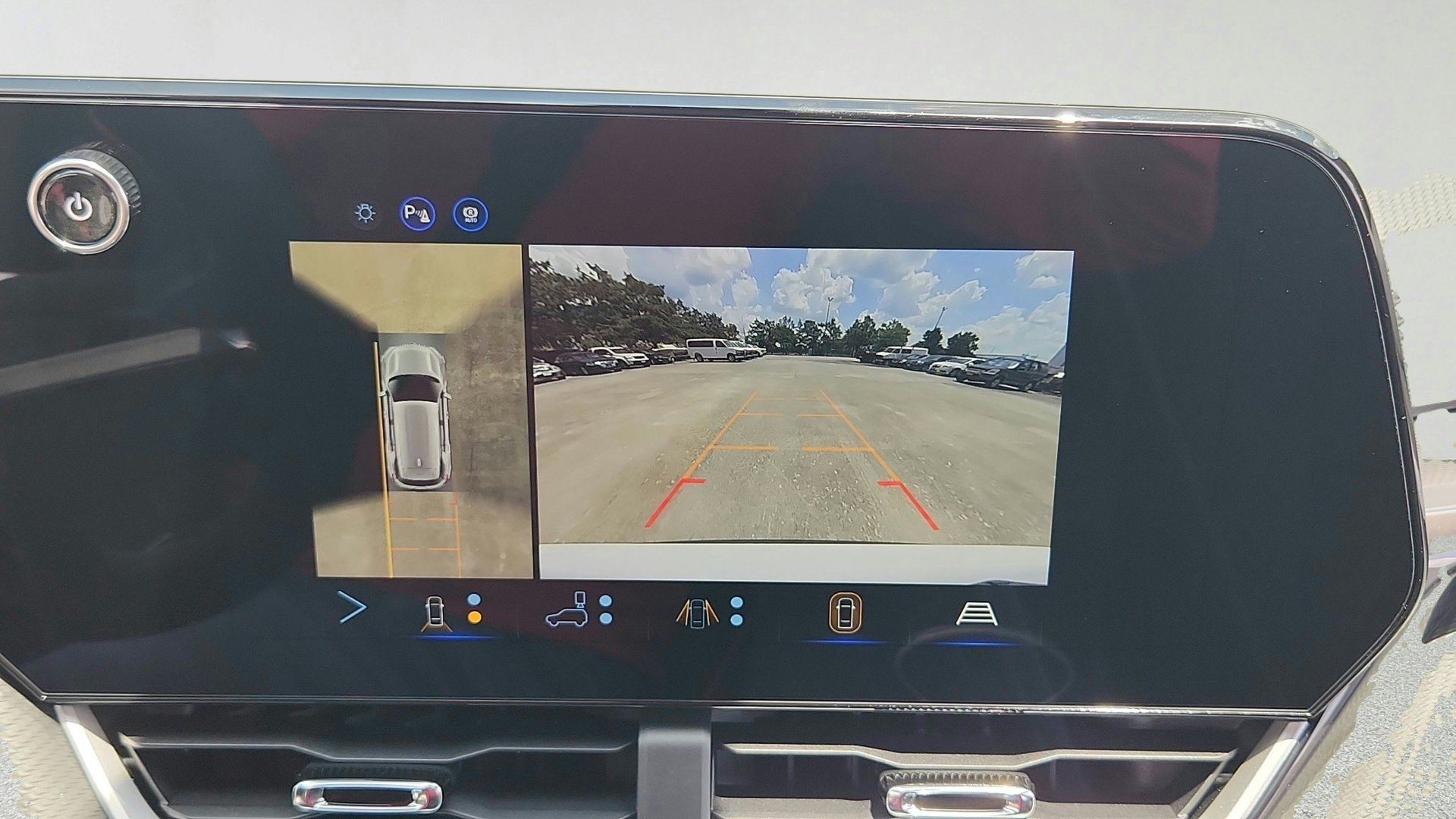2027 Chevrolet Equinox LT - Photo 15