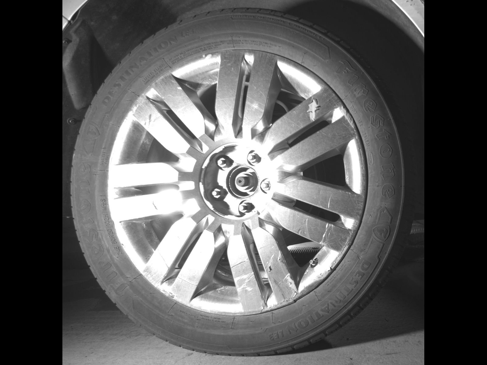 Used 2010 White Platinum Metallic Tri-Coat Lincoln Base image 11