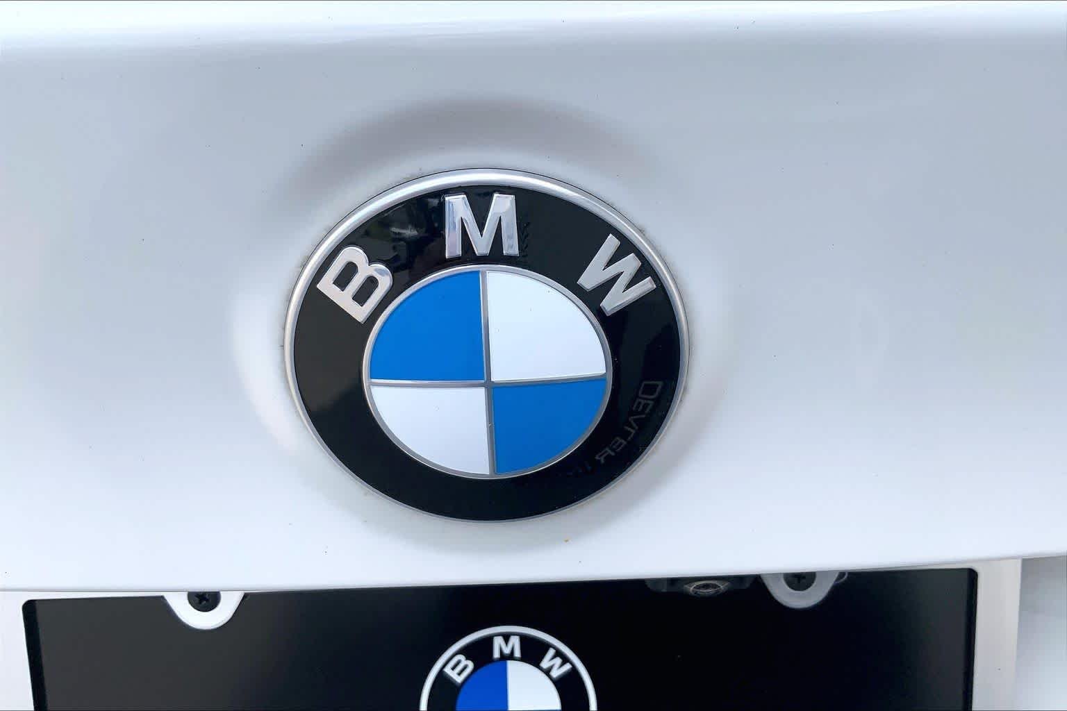 Used 2024 Alpine White BMW xDrive30i image 9