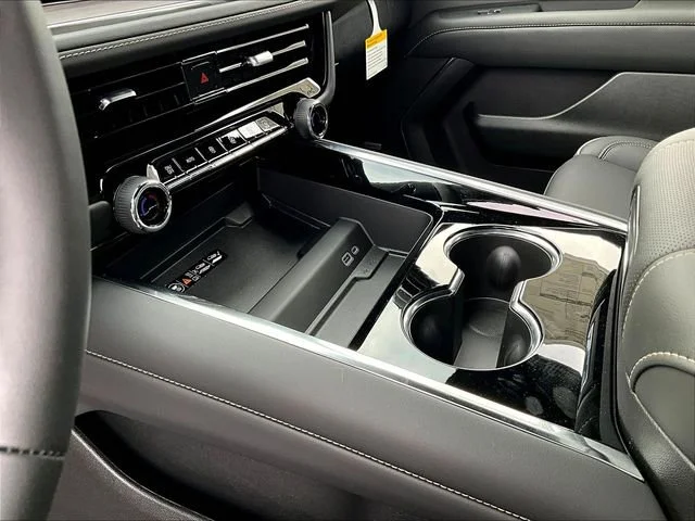 2026 Chevrolet Suburban Premier - Photo 12