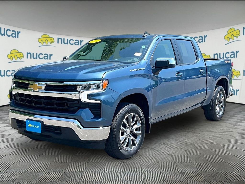 Used 2024 Lakeshore Blue Metallic Chevrolet LT image 3