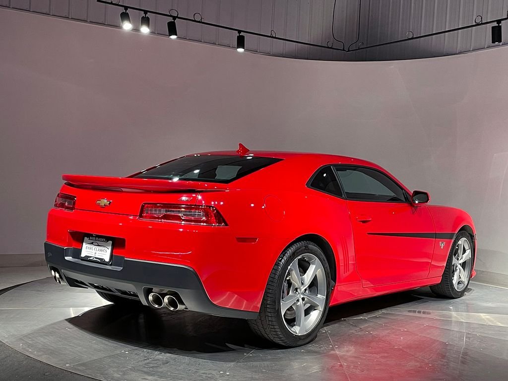 Used 2015 Red Chevrolet SS image 30