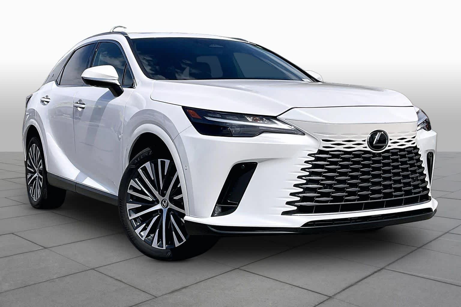 Used 2025 Eminent White Pearl Lexus Premium Plus image 3