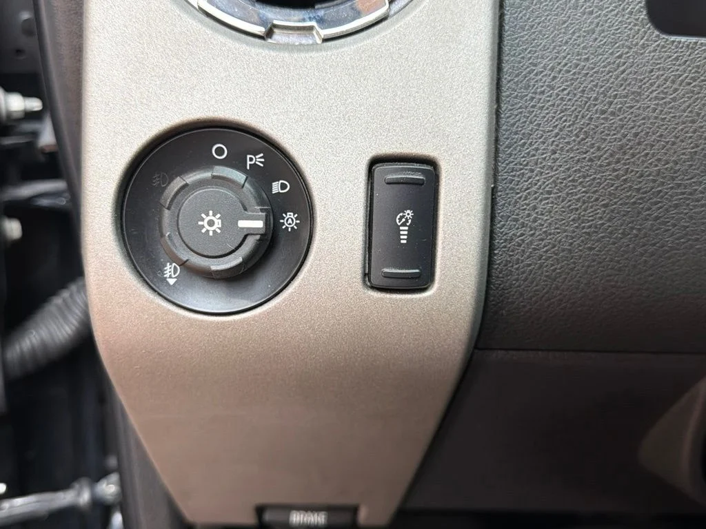 Used 2015 Tuxedo Black Metallic Ford Lariat image 24