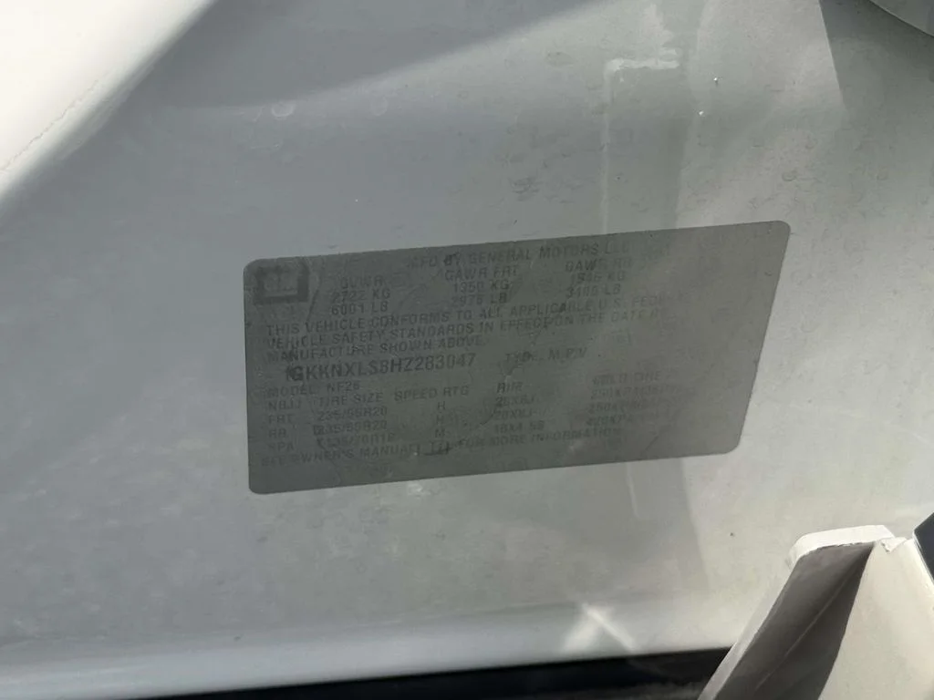 Used 2017 White GMC Denali image 31
