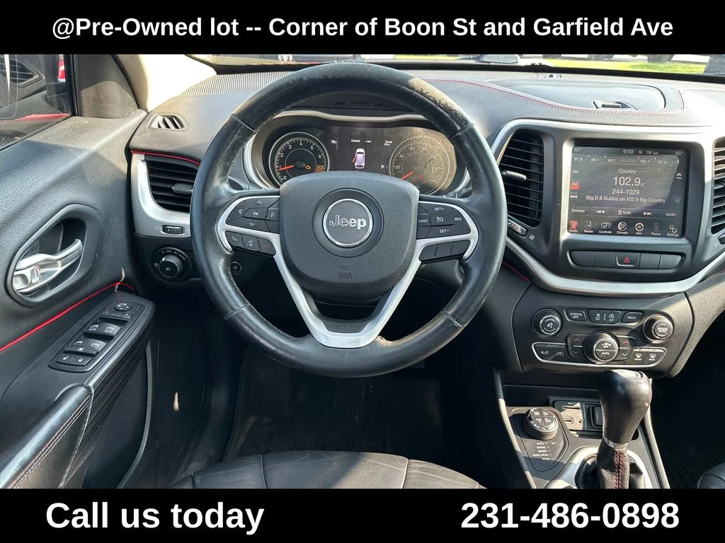 Used 2015 Orange Jeep Trailhawk image 17