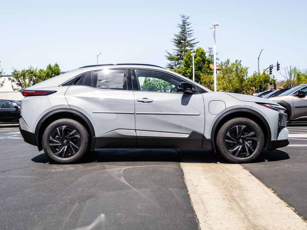 2026 Toyota C-HR SE - Photo 7