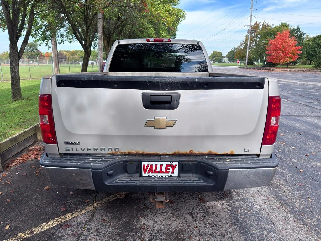 Used 2008 Silver Chevrolet LT image 7