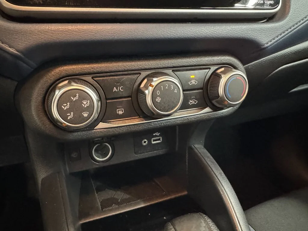 Used 2025 Black Nissan 1.6 SV image 21