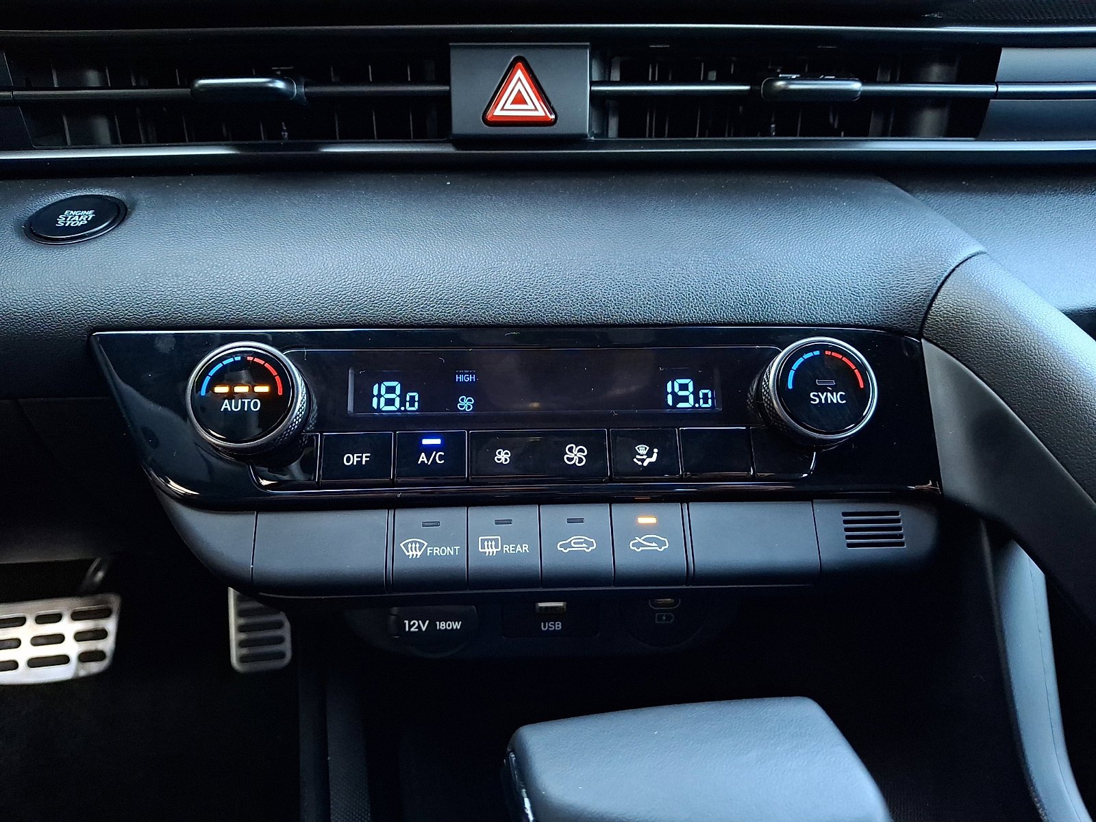 Used 2025 Abyss Black Hyundai SEL Sport image 14