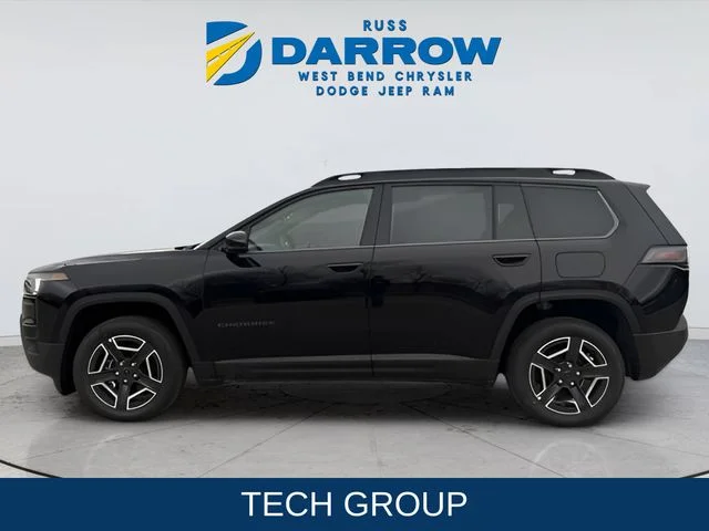 New 2026 Diamond Black Crystal Pearlcoat Jeep Limited image 2