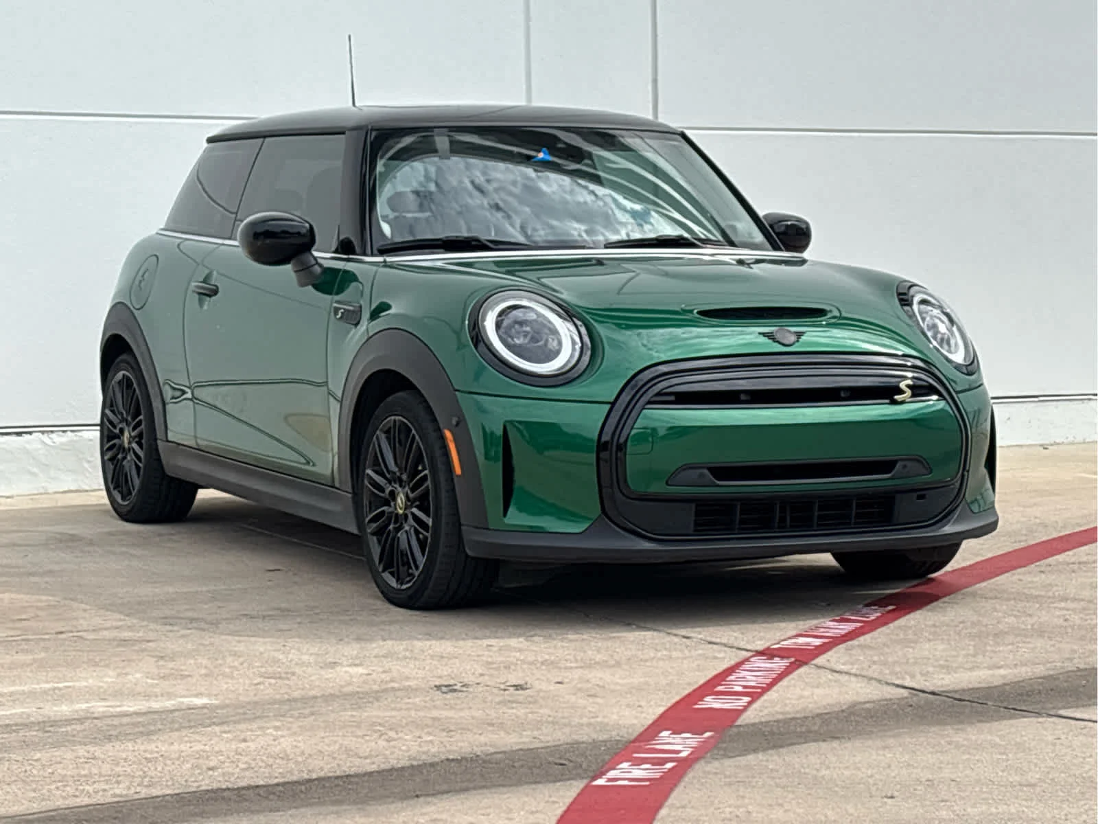 Used 2024  MINI Cooper SE image 3