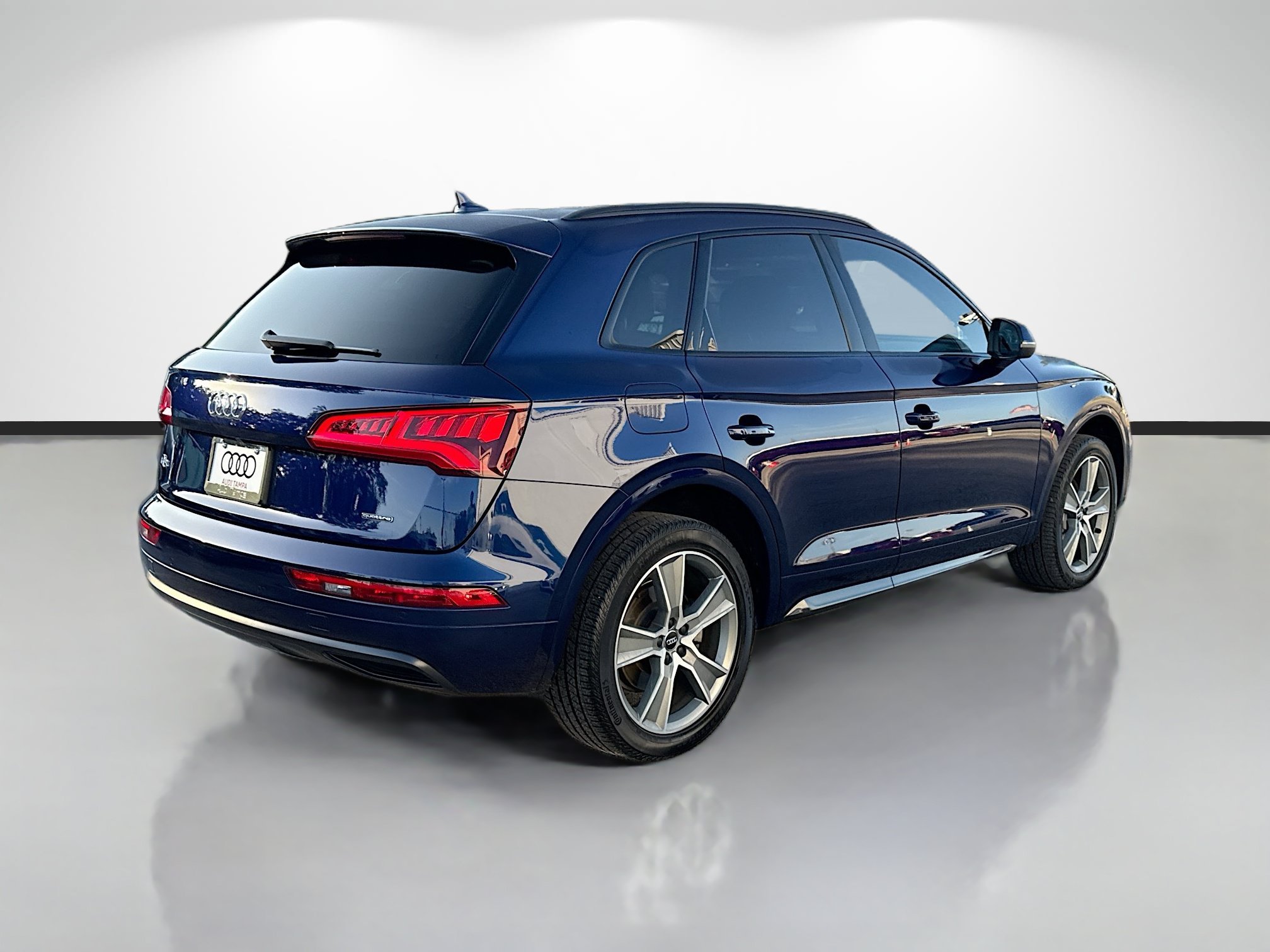 Used 2020 Navarra Blue Metallic Audi Premium Plus image 3