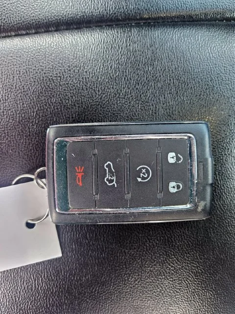 Used 2024 Silver Jeep Limited image 29