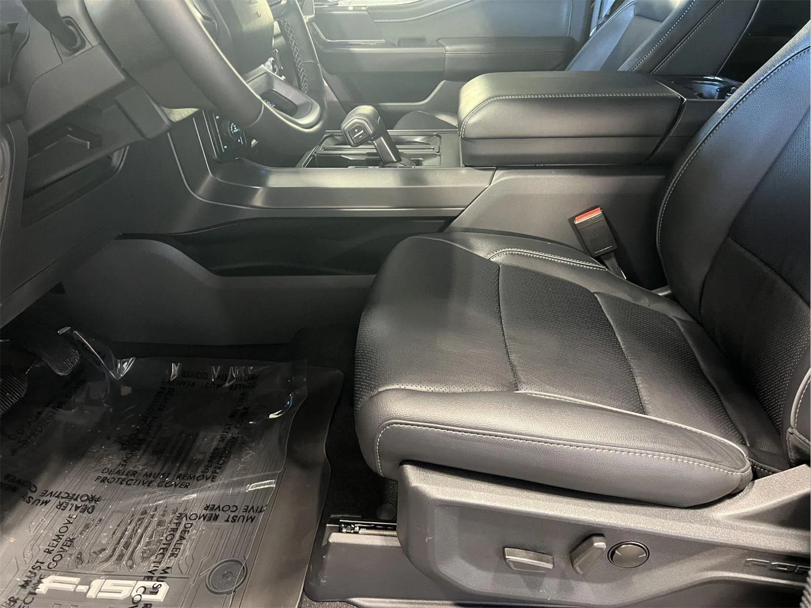 Used 2026 Agate Black Ford LARIAT image 7