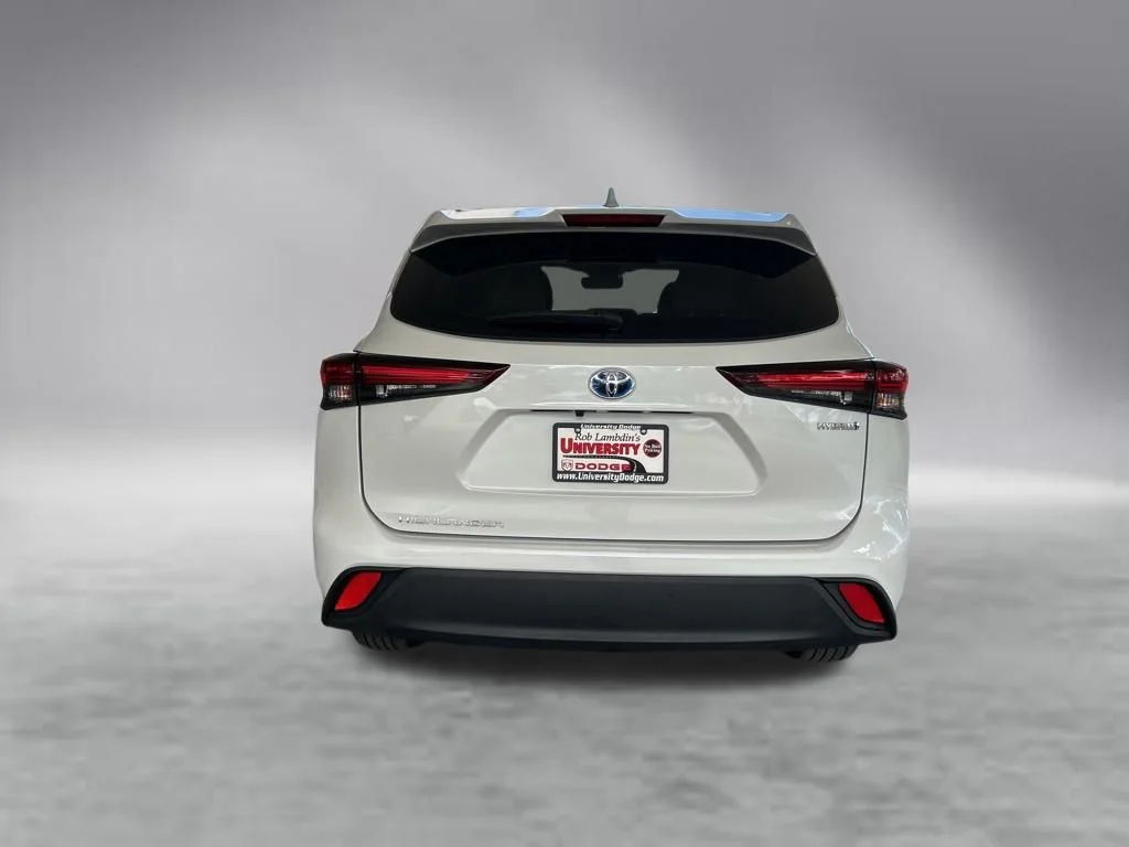 Used 2024 Beige Toyota XLE image 6