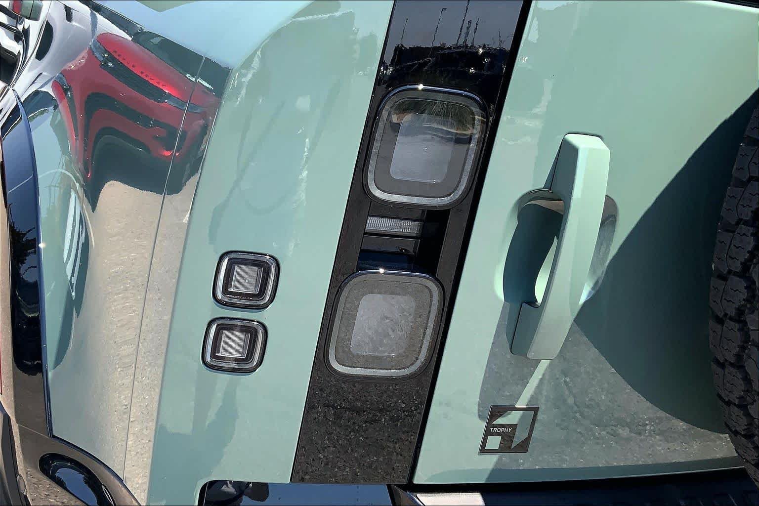 New 2026 GREEN Land Rover  image 14